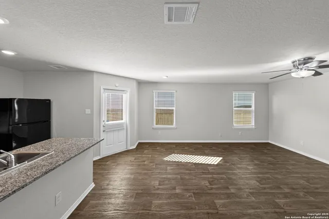 $1,625 | 3232 Onion Creek, San Antonio, TX 78245