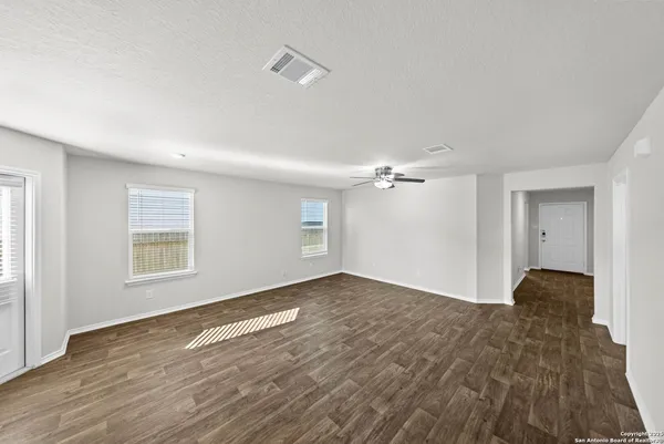 $1,495 | 3232 Onion Creek, San Antonio, TX 78245