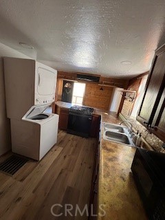 1374 Rock Ridge Way Lake Arrowhead, CA 92352 - Photo 4 of 9 a view of a kitchen with wooden floor
