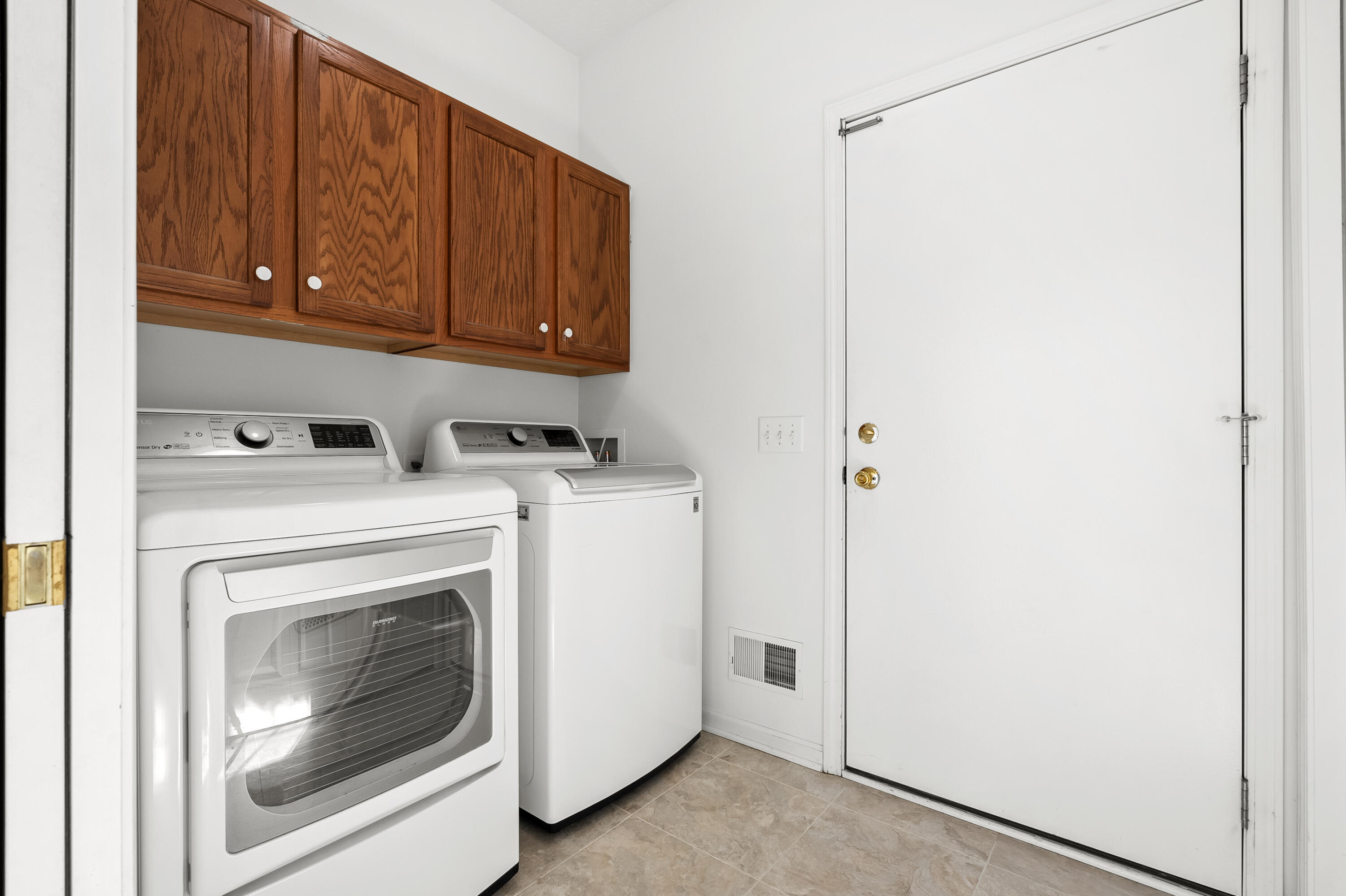 2681 Hunters Run Kalamazoo, MI 49048 - Photo 12 of 39 Hunters_Run_2681_Kalamazoo_49048-13