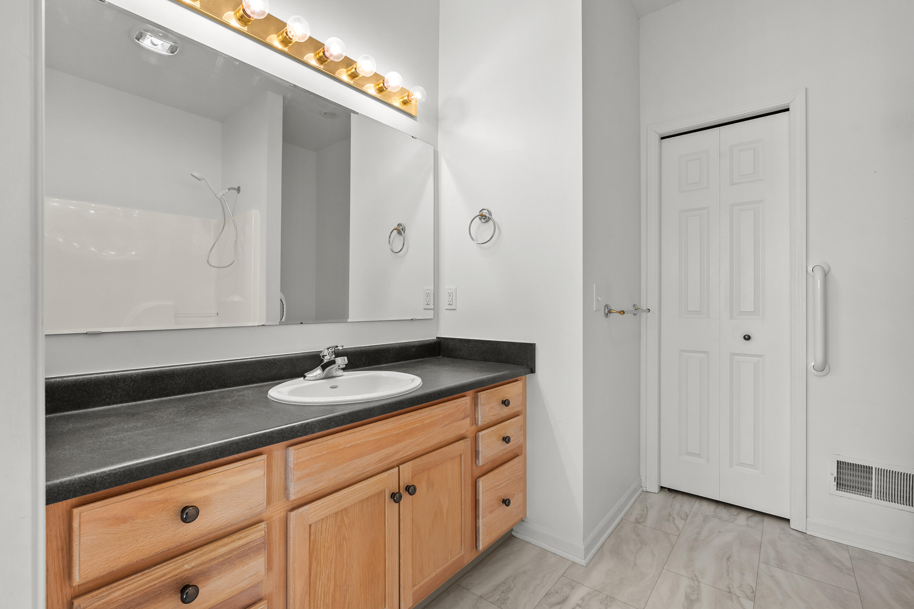 2681 Hunters Run Kalamazoo, MI 49048 - Photo 15 of 39 Hunters_Run_2681_Kalamazoo_49048-17