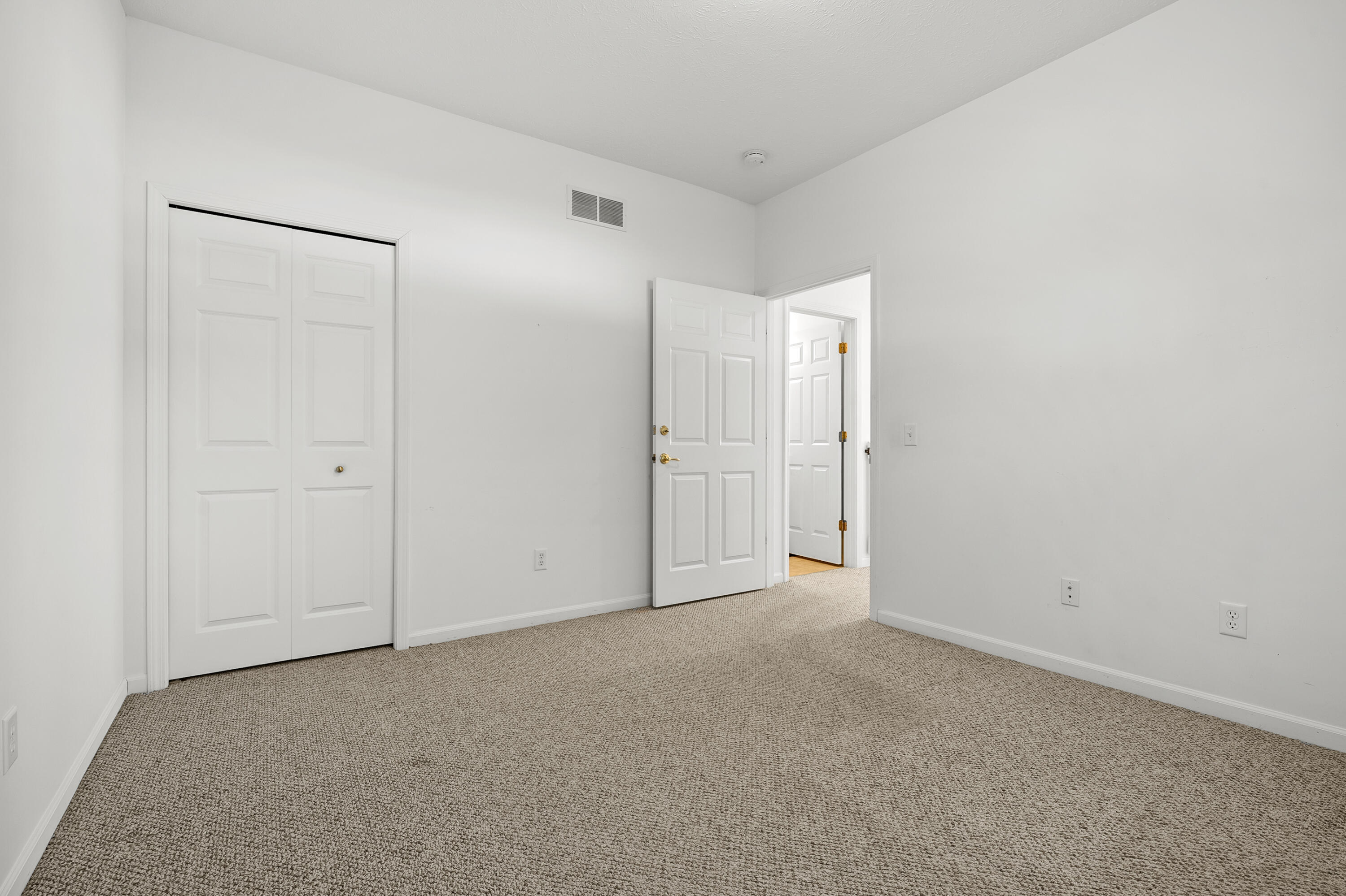 2681 Hunters Run Kalamazoo, MI 49048 - Photo 20 of 39 Hunters_Run_2681_Kalamazoo_49048-22