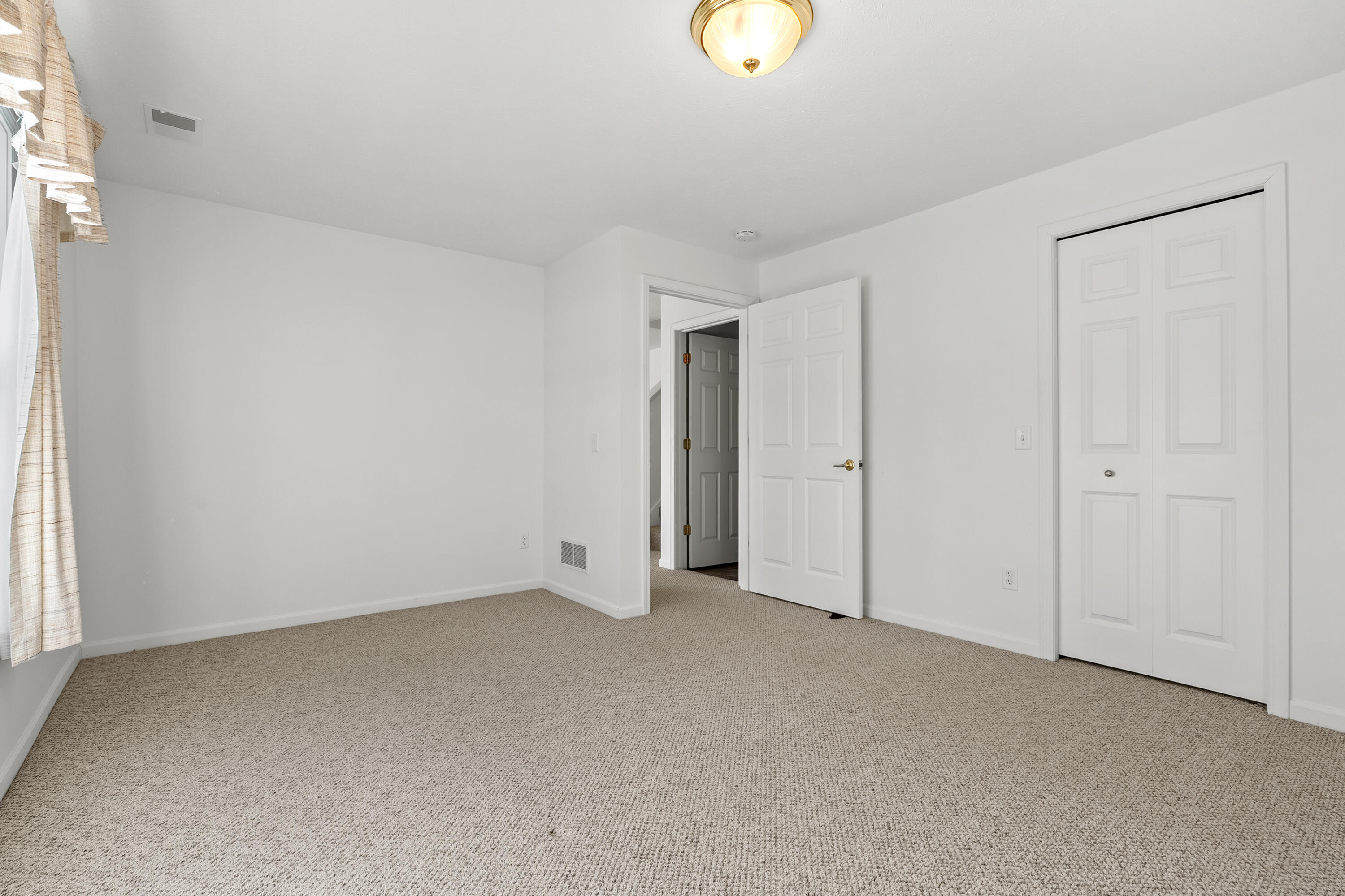 2681 Hunters Run Kalamazoo, MI 49048 - Photo 25 of 39 Hunters_Run_2681_Kalamazoo_49048-28