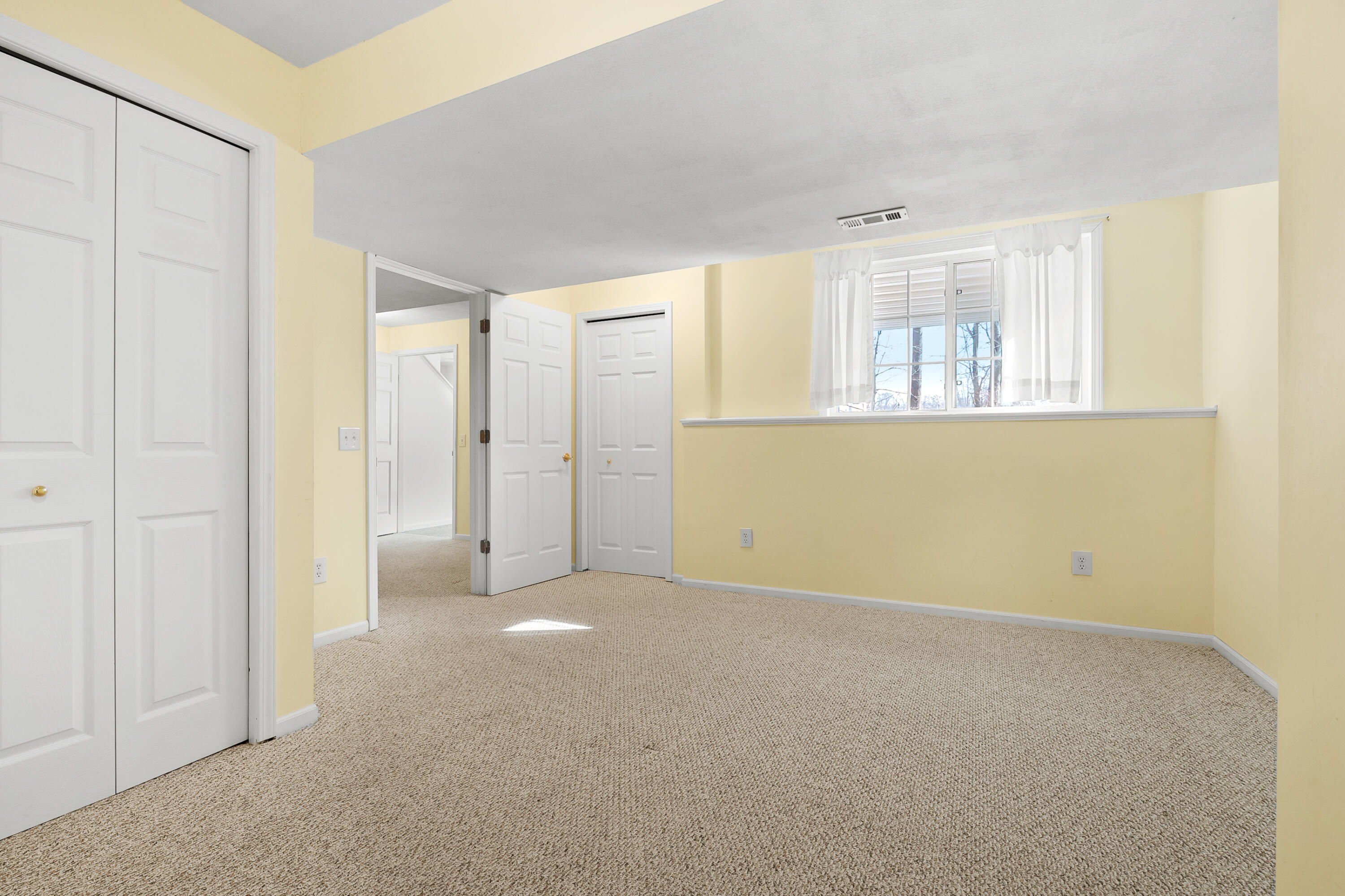 2681 Hunters Run Kalamazoo, MI 49048 - Photo 27 of 39 Hunters_Run_2681_Kalamazoo_49048-31