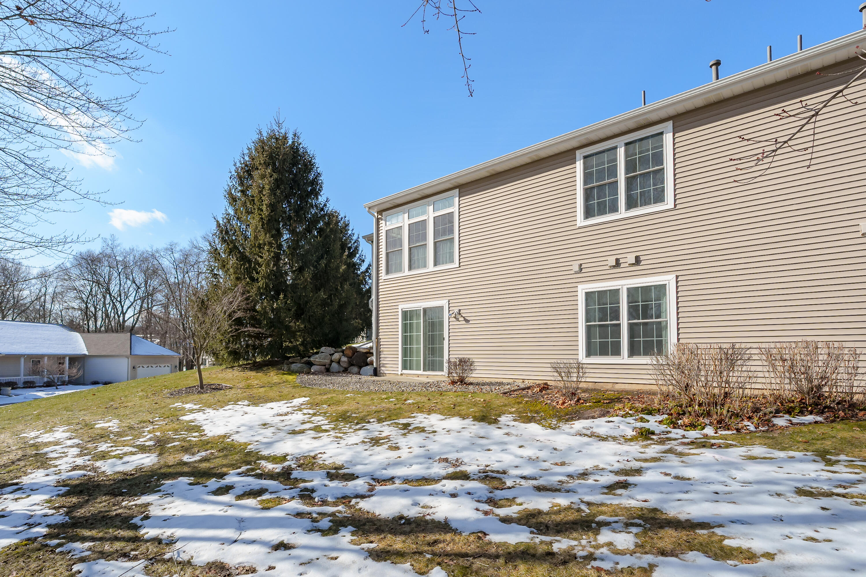 2681 Hunters Run Kalamazoo, MI 49048 - Photo 33 of 39 Hunters_Run_2681_Kalamazoo_49048-37