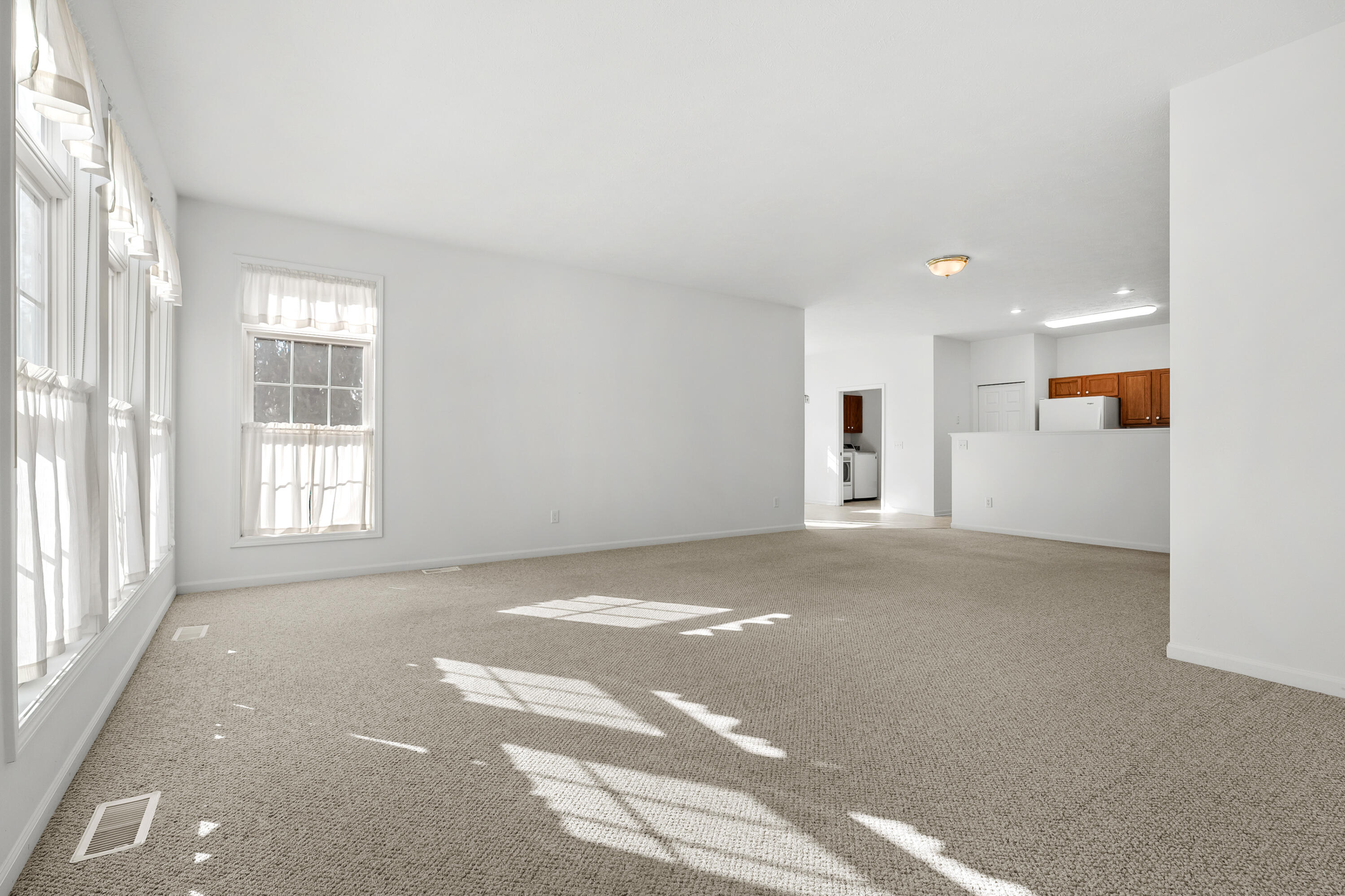 2681 Hunters Run Kalamazoo, MI 49048 - Photo 7 of 39 Hunters_Run_2681_Kalamazoo_49048-6