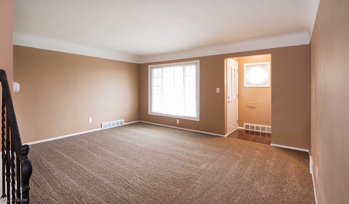 11436 Hempstead Road Garfield Heights, OH 44125 - Photo 5 of 30