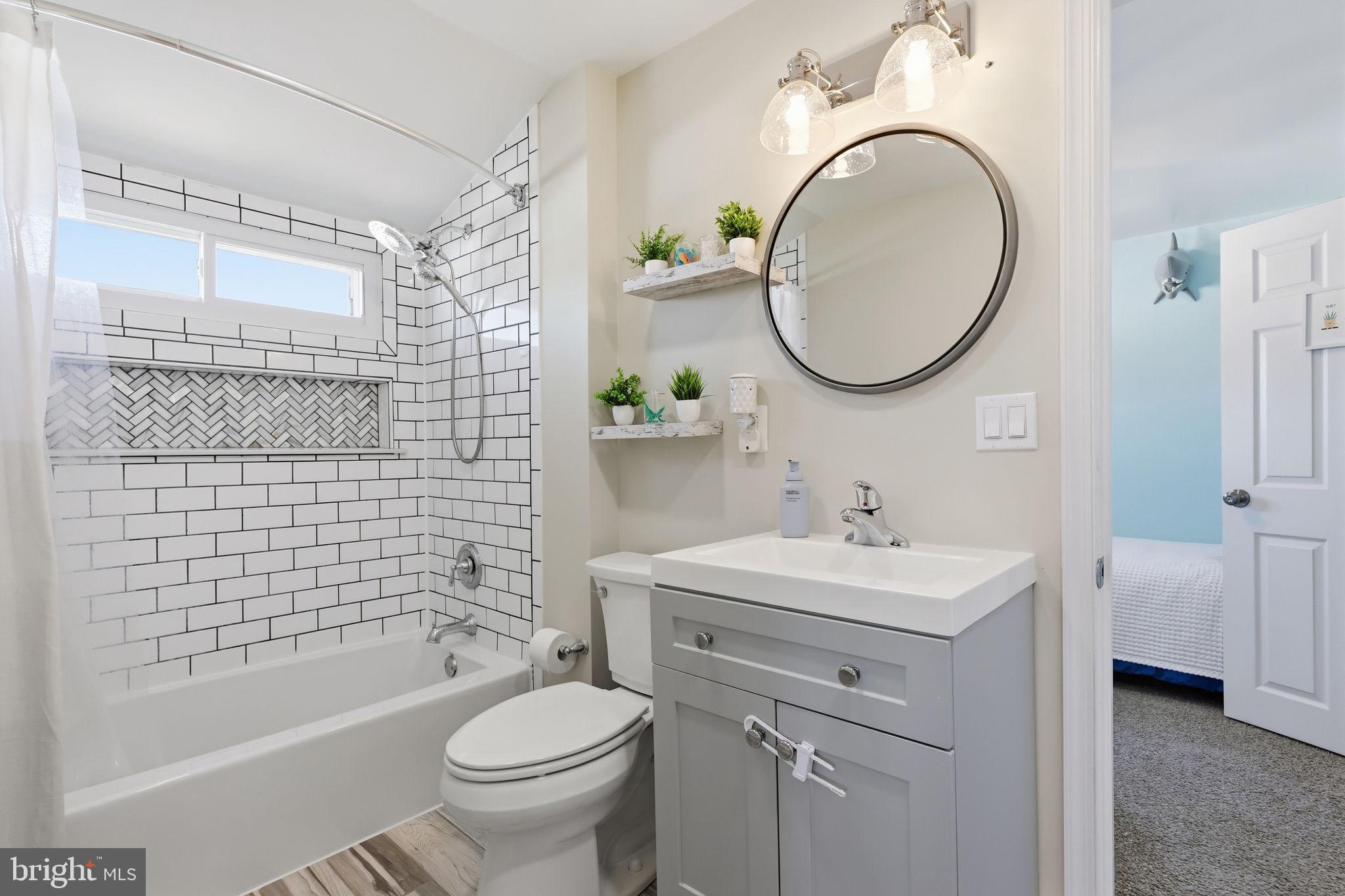 2808 Norcom Road Philadelphia, PA 19154 - Photo 25 of 37 2nd Full Bathroom