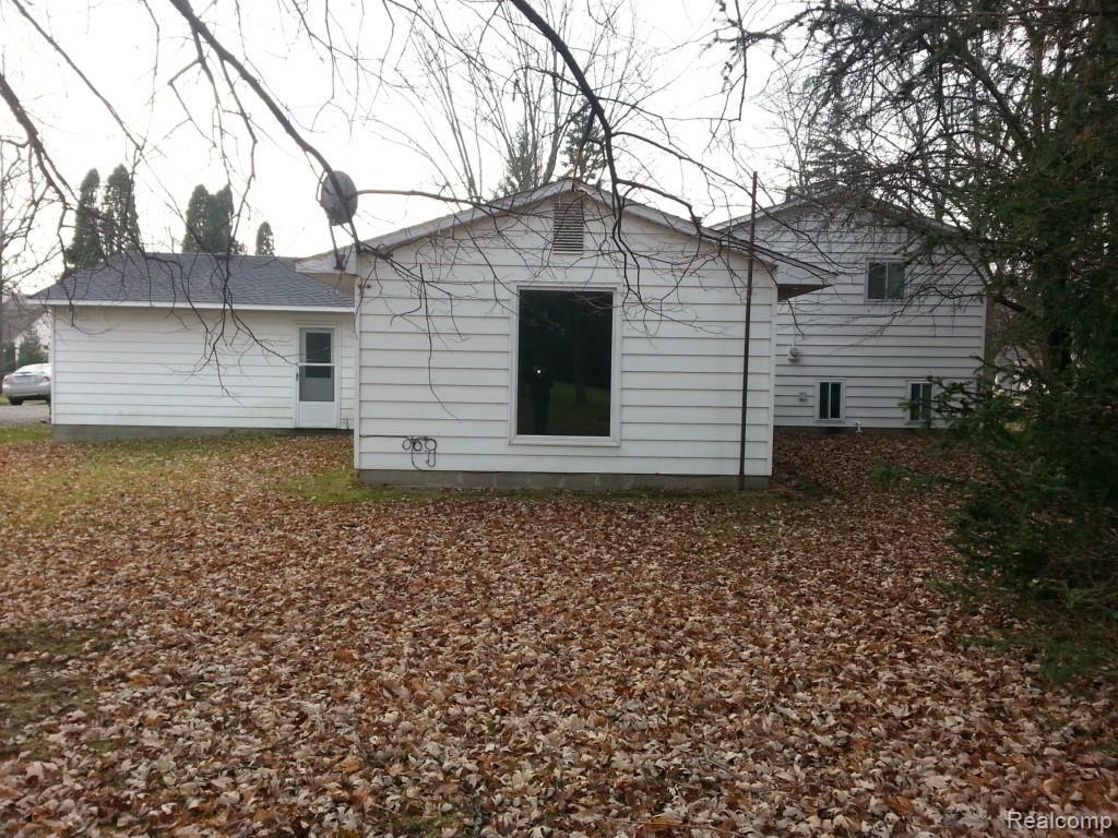 43930 Robson Road Belleville, MI 48111 - Photo 20 of 22 Back.jpg