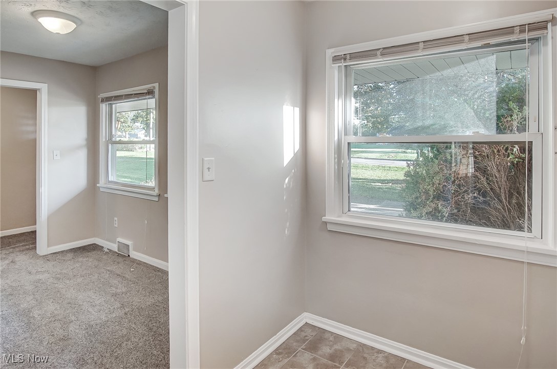 845 East Waterloo Road Akron, OH 44306 - Photo 15 of 37