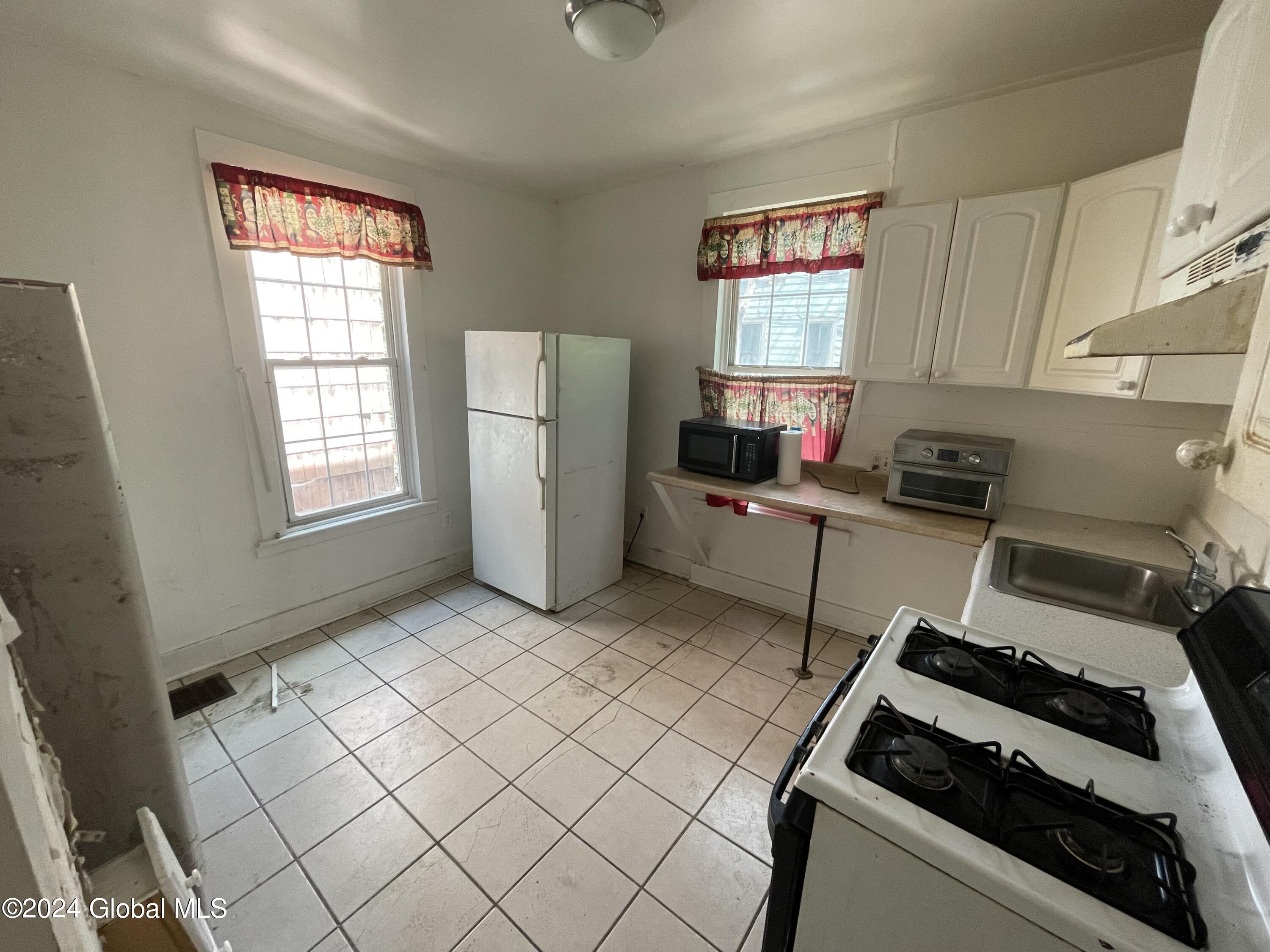 2 Manning Square Albany, NY 12206 - Photo 4 of 25 IMG_4882