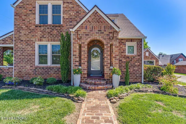 $399,900 | 600 East 2nd N Street, Morristown, TN 37814