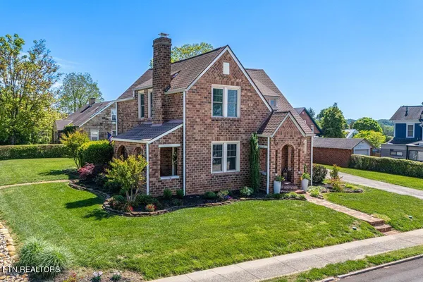 $399,900 | 600 East 2nd N Street, Morristown, TN 37814