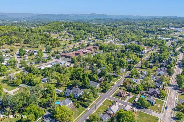 $399,900 | 600 East 2nd N Street, Morristown, TN 37814