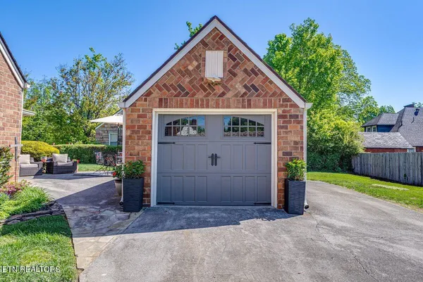 $399,900 | 600 East 2nd N Street, Morristown, TN 37814