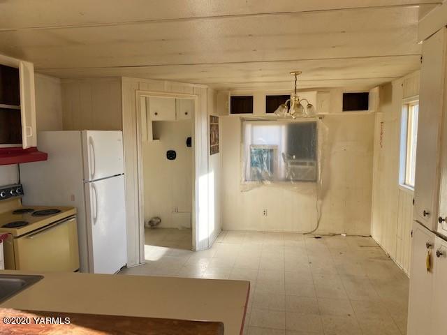 9031 Naches Heights Road Tieton, WA 98947 - Photo 4 of 10 9031 naches heights kitchen
