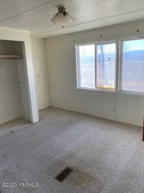 9031 Naches Heights Road Tieton, WA 98947 - Photo 7 of 10 9031 naches heights bed 4