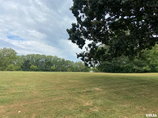 $185,000 | 117 Pershing Avenue, Taylorville, IL 62568