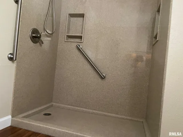 $185,000 | 117 Pershing Avenue, Taylorville, IL 62568