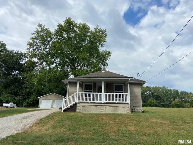 $185,000 | 117 Pershing Avenue, Taylorville, IL 62568