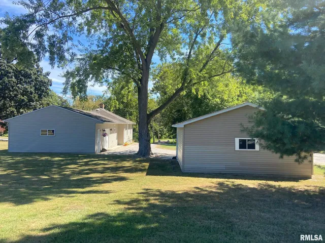 $185,000 | 117 Pershing Avenue, Taylorville, IL 62568