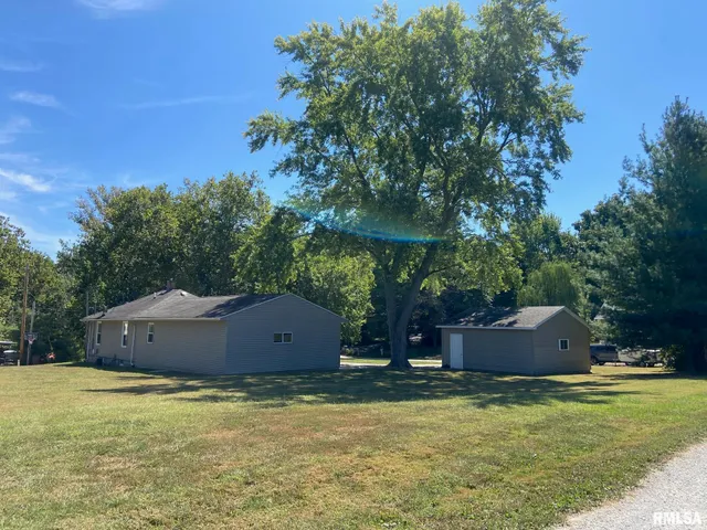 $185,000 | 117 Pershing Avenue, Taylorville, IL 62568