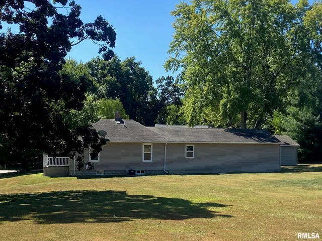 $185,000 | 117 Pershing Avenue, Taylorville, IL 62568