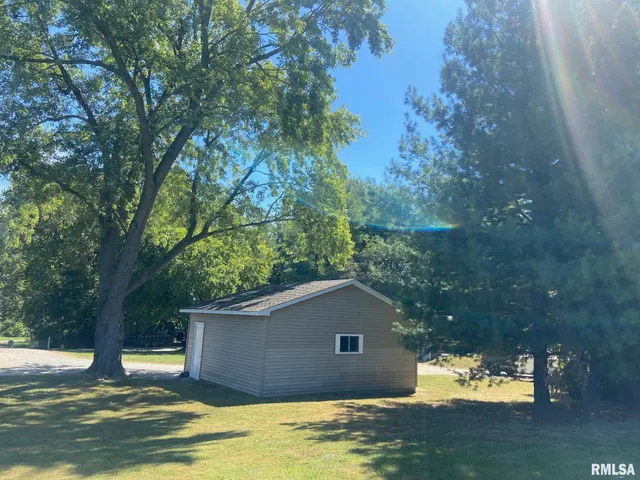 $185,000 | 117 Pershing Avenue, Taylorville, IL 62568