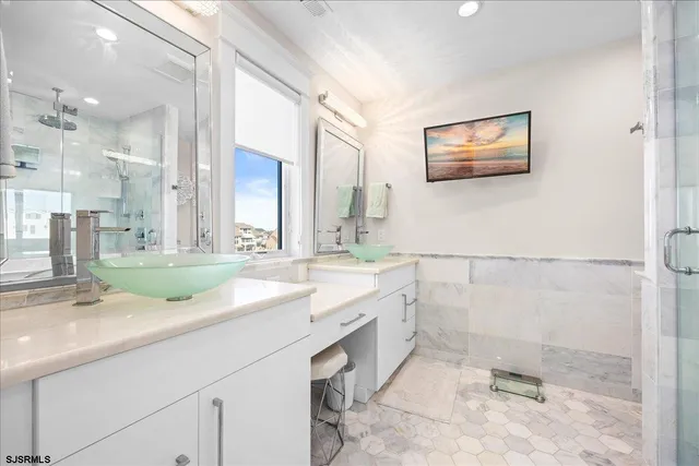 $5,900,000 | 437 North Thurlow Avenue, Margate City, NJ 08402