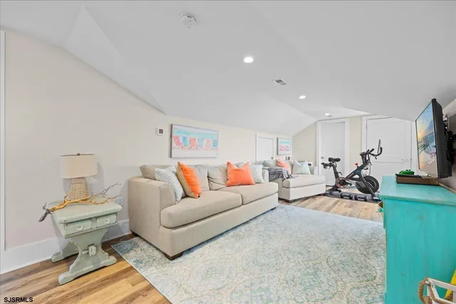 $5,900,000 | 437 North Thurlow Avenue, Margate City, NJ 08402