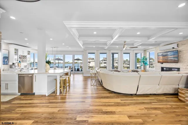 $5,900,000 | 437 North Thurlow Avenue, Margate City, NJ 08402