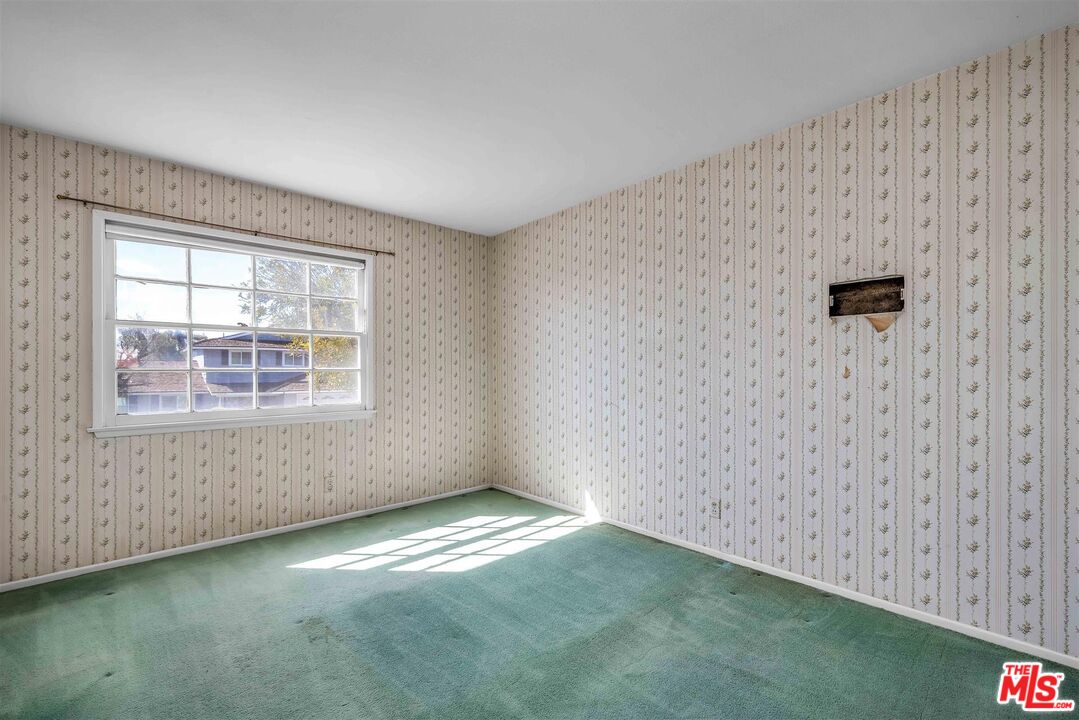 29636 Stonecrest Road Rancho Palos Verdes, CA 90275 - Photo 19 of 32 a view of an empty room with a window