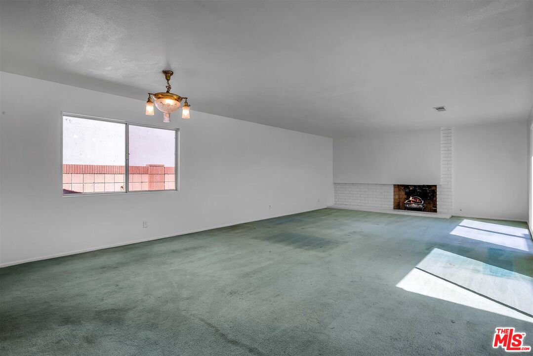 29636 Stonecrest Road Rancho Palos Verdes, CA 90275 - Photo 6 of 32 a view of empty room with a window