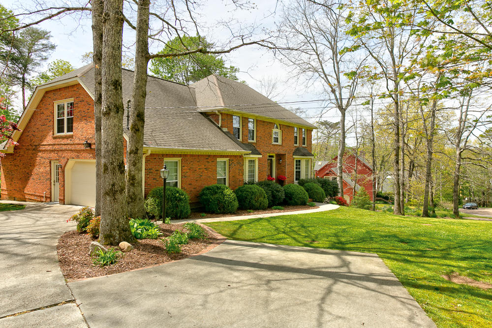 34 Old Riding Way Signal Mountain, TN 37377 - Photo 3 of 55 2