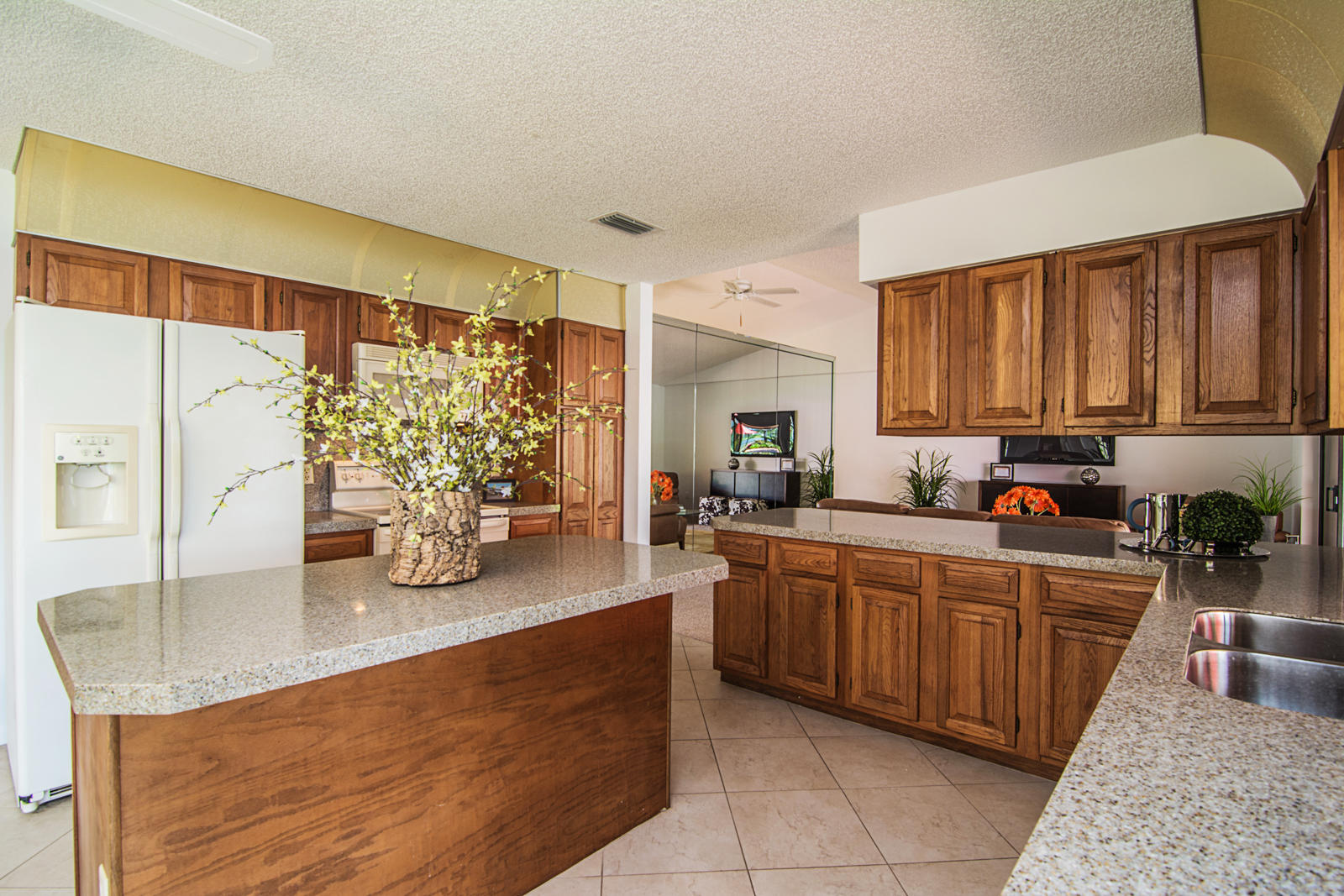 17571 Lake Park Road Boca Raton, FL 33487 - Photo 13 of 50 b-24