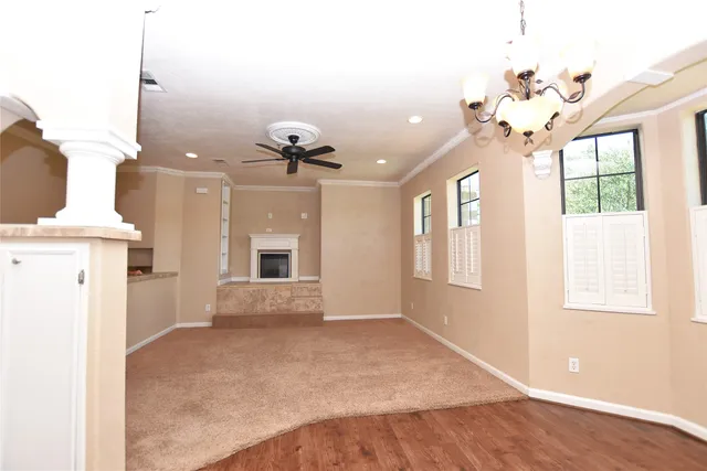 $1,300 | 405 Mc Kinney Lane, Crosby, TX 77532