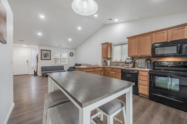 $335,000 | 12611 West 1st Avenue, Airway Heights, WA 99001