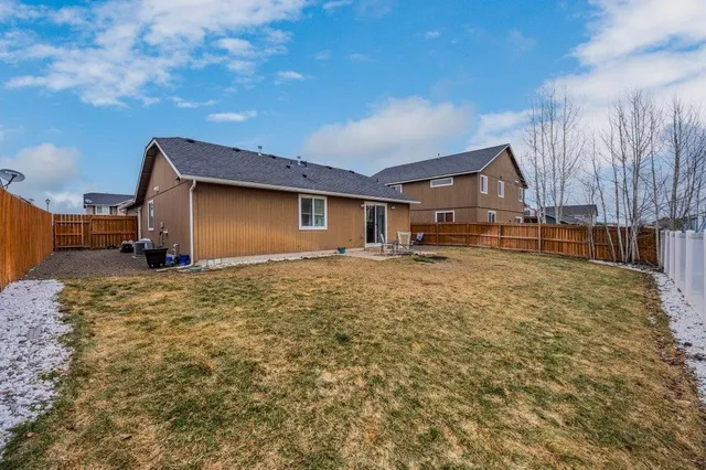 $335,000 | 12611 West 1st Avenue, Airway Heights, WA 99001