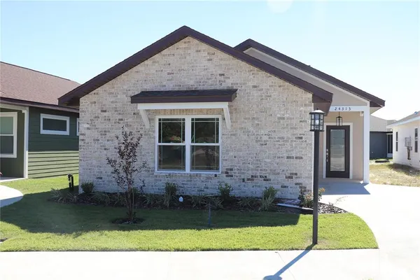 $292,000 | 24313 Southwest 17th Lane, Newberry, FL 32669