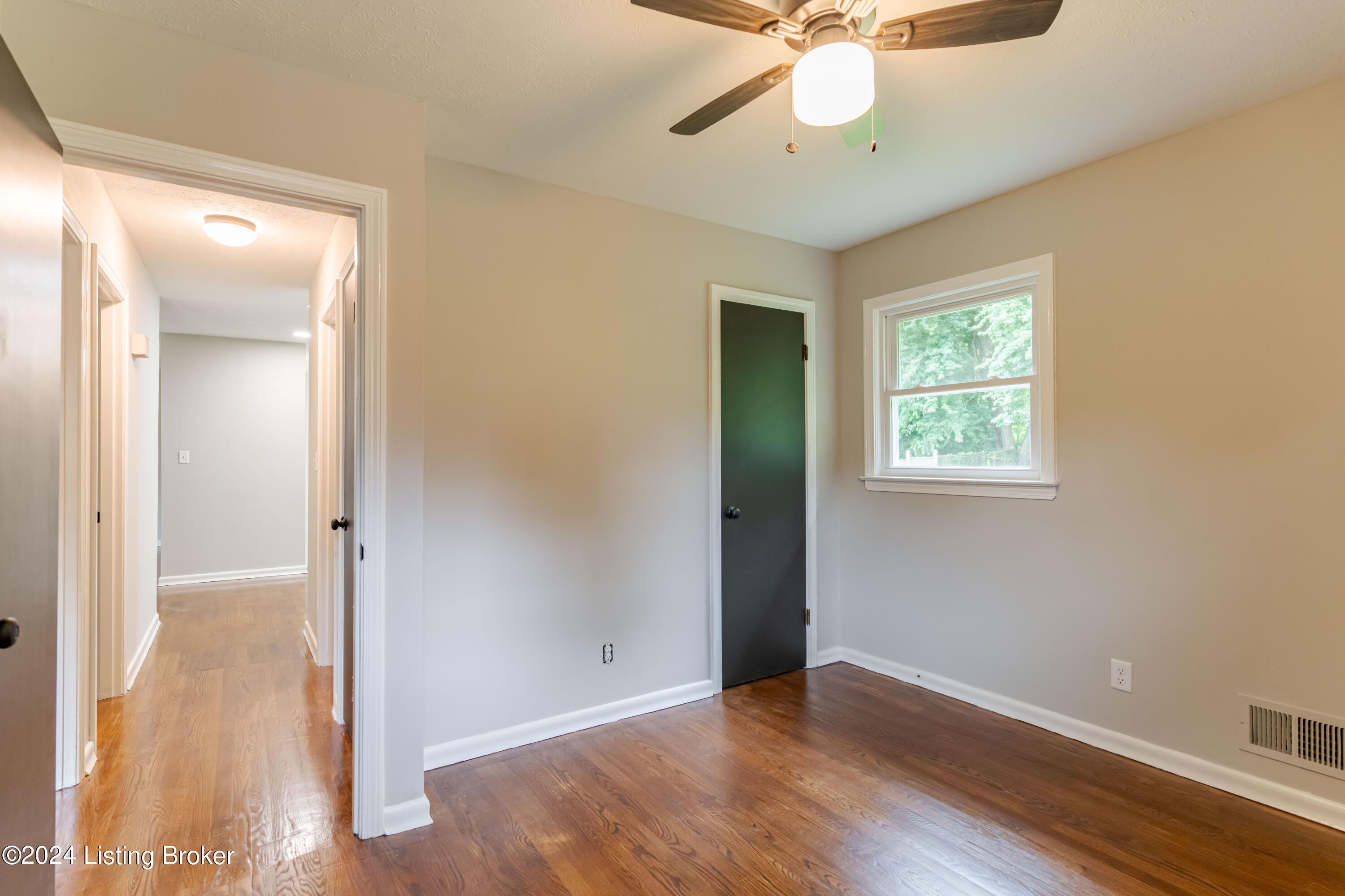 11202 Blue Lick Road Louisville, KY 40229 - Photo 13 of 21 13