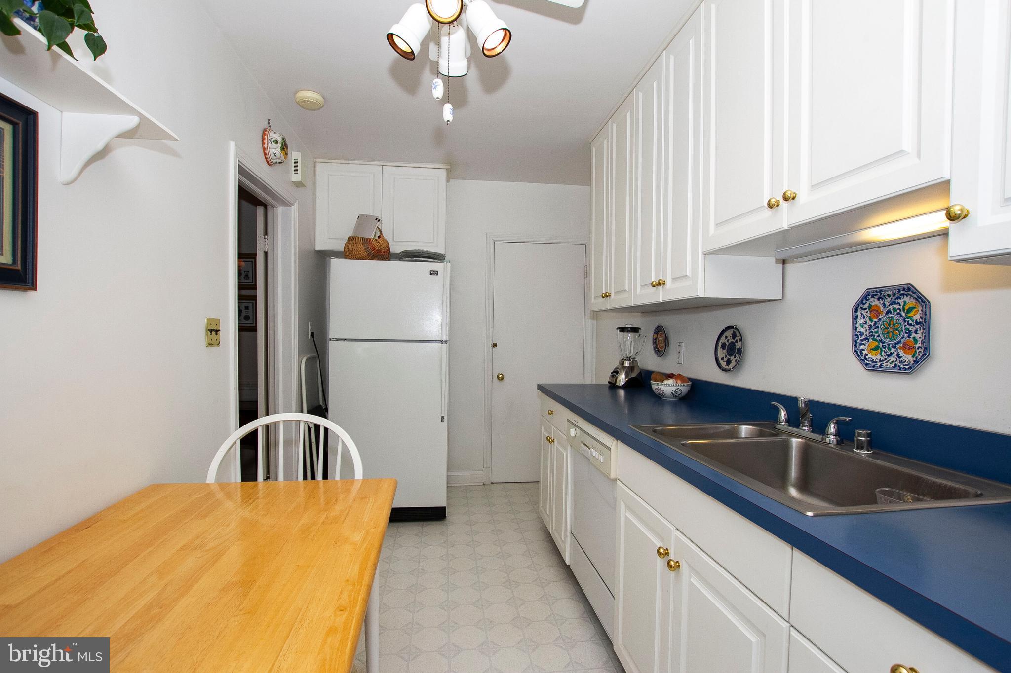 7014 Heathfield Road Baltimore, MD 21212 - Photo 12 of 26 Kitchen with ceiling fan.