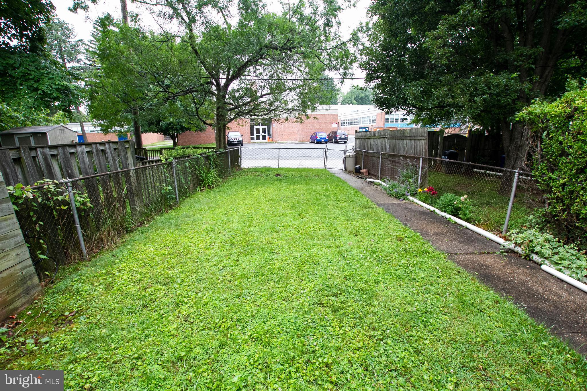 7014 Heathfield Road Baltimore, MD 21212 - Photo 25 of 26 Level and fenced backyard.