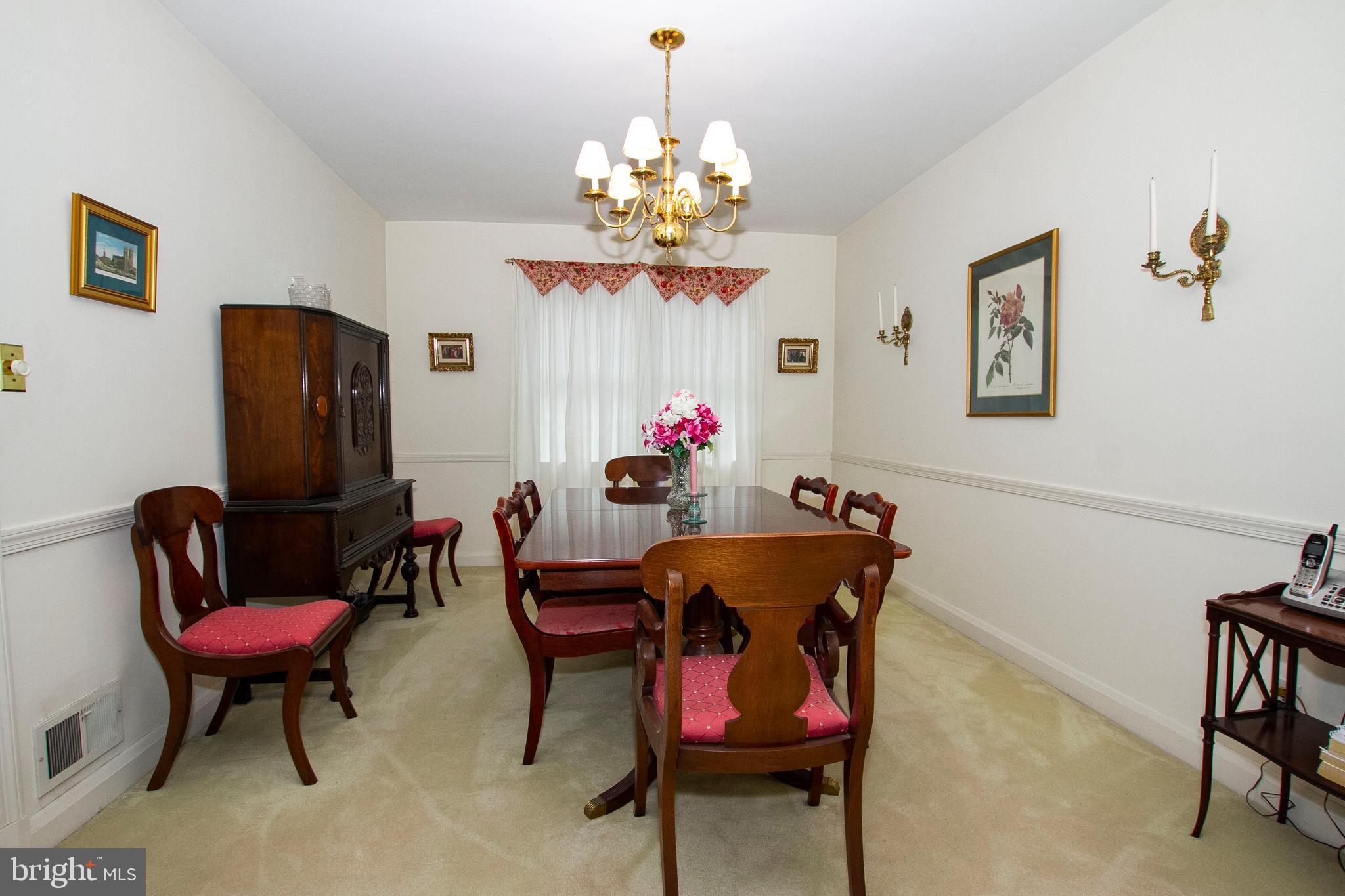 7014 Heathfield Road Baltimore, MD 21212 - Photo 7 of 26 Dining Room with chair rail.