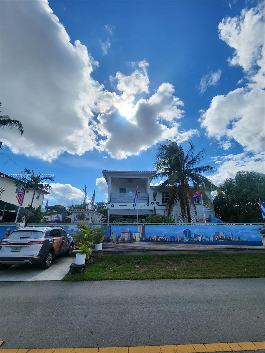 1645 Southwest 83rd Ct. Miami, FL 33155 - Photo 4 of 45