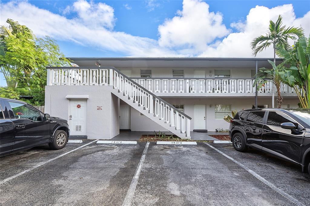 2741 Northeast 8th Avenue, Unit 20 Wilton Manors, FL 33334 - Photo 13 of 25 a view of parking area