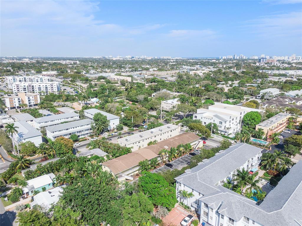 2741 Northeast 8th Avenue, Unit 20 Wilton Manors, FL 33334 - Photo 20 of 25 an aerial view of multiple house