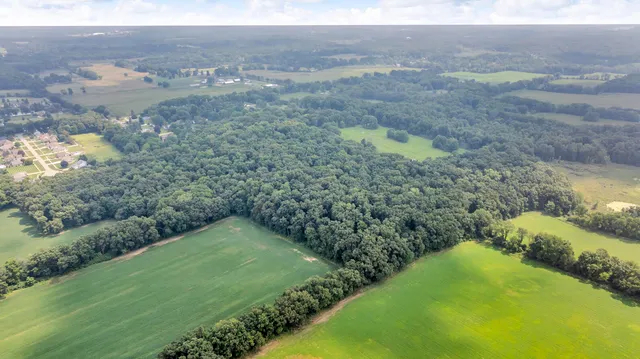 $585,000 | 2500 Maulelane Drive, Jackson, MI 49201