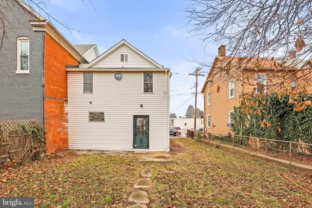 $200,000 | 113 Locust Street, Hanover, PA 17331