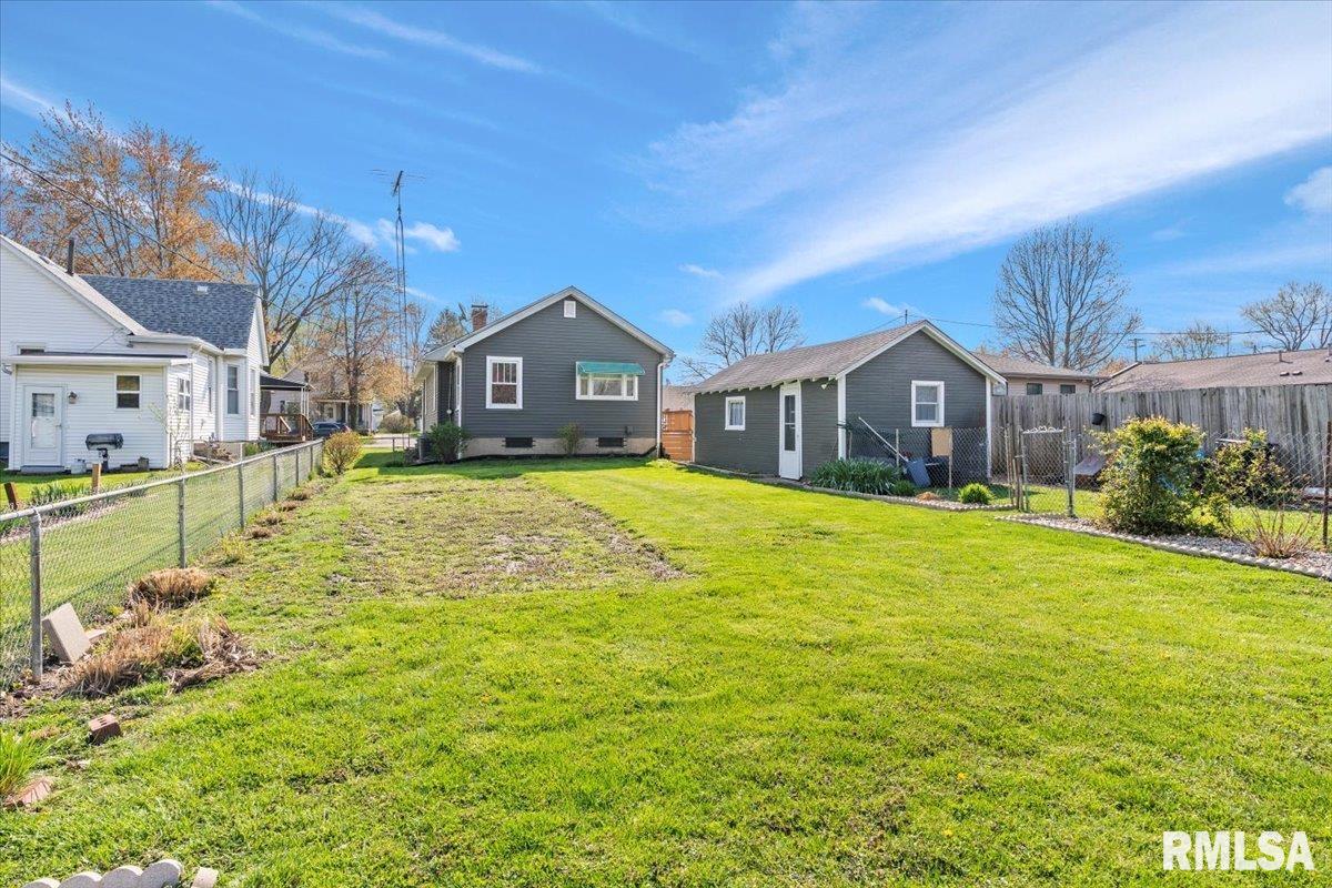 1223 Ledlie Avenue Springfield, IL 62702 - Photo 27 of 34