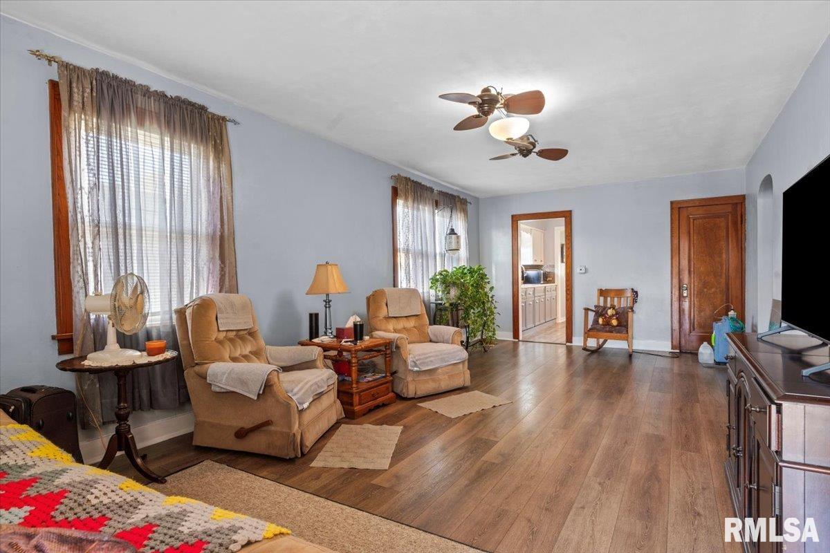 1223 Ledlie Avenue Springfield, IL 62702 - Photo 5 of 34